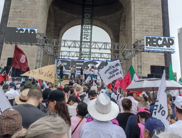 “Domingo negro”: Marchan en CDMX contra la elección judicial